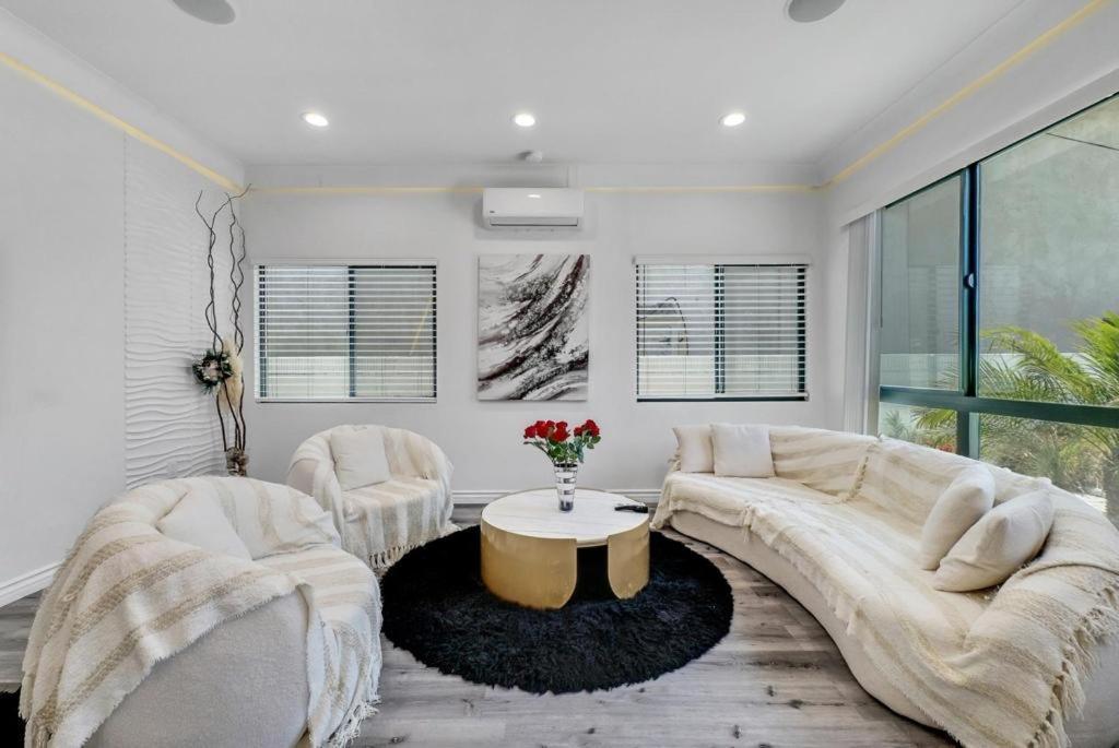 Luxury 2 Bedroom Villa Хънтингтън Бийч Екстериор снимка